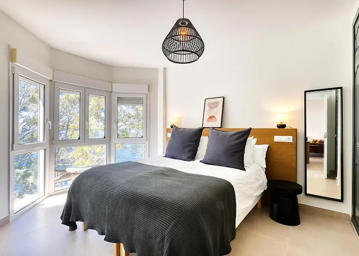 Penthouse Amaryllis - Dakterras & Private Pool Apartment