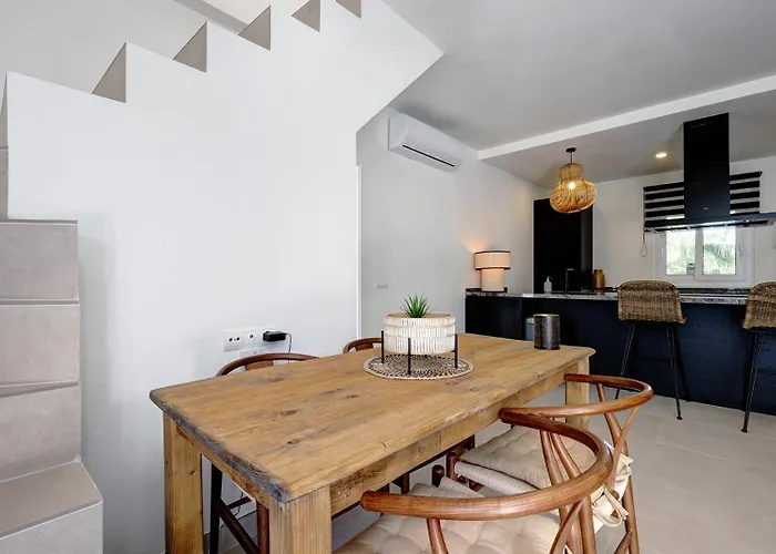 Penthouse Amaryllis - Dakterras & Private Pool Apartment *